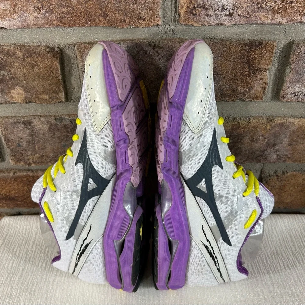 MIZUNO Wave Rider 17 Women’s Running Shoes